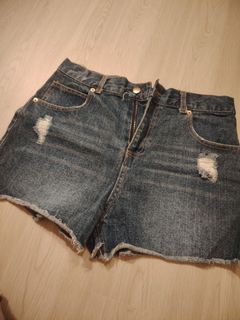 (Category: ) located in . Submitted by love202 (Listing ID 1435159679, Image 1). Description: .