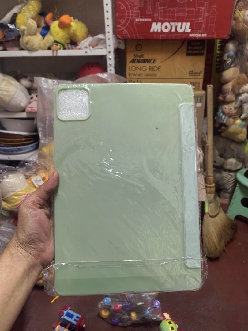Xiaomi Pad 6 or Redmi Pad SE. (Category: Cases & Sleeves) located in Paranaque City. Submitted by furugiyafinds (Listing ID 1435149851, Image 3). Description: HK Box item As is item smart folio case compatible protective case designed for a tablet..