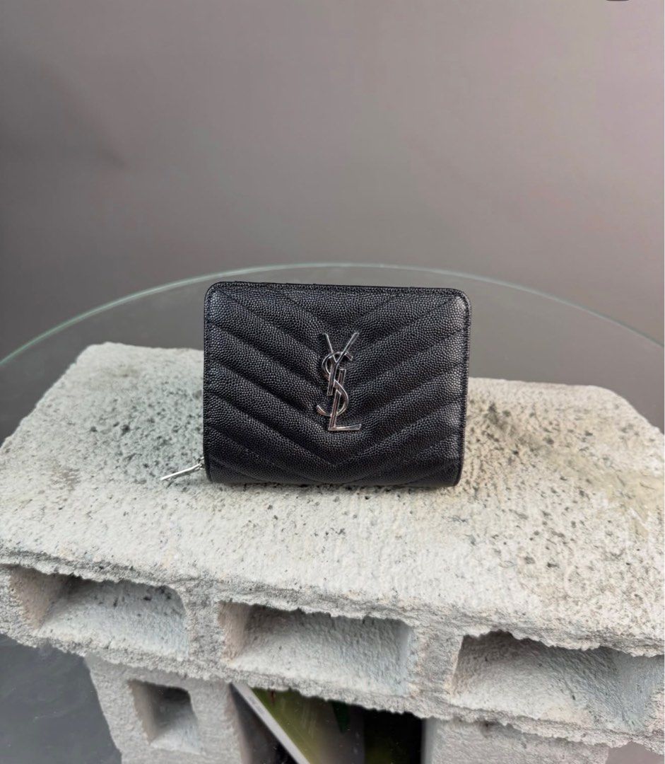 YSL (Category: Wallets & Card holders) located in Angeles City. Submitted by secondluxph (Listing ID 1435165396, Image 3). Description: - YSL CASSANDRE MATELASSEÉ - GRAIN DE POUDRE EMBOSSED LEATHER - SILVER TONED METAL HARDWARE - PRISTINE CONDITION - NO FLAWS.