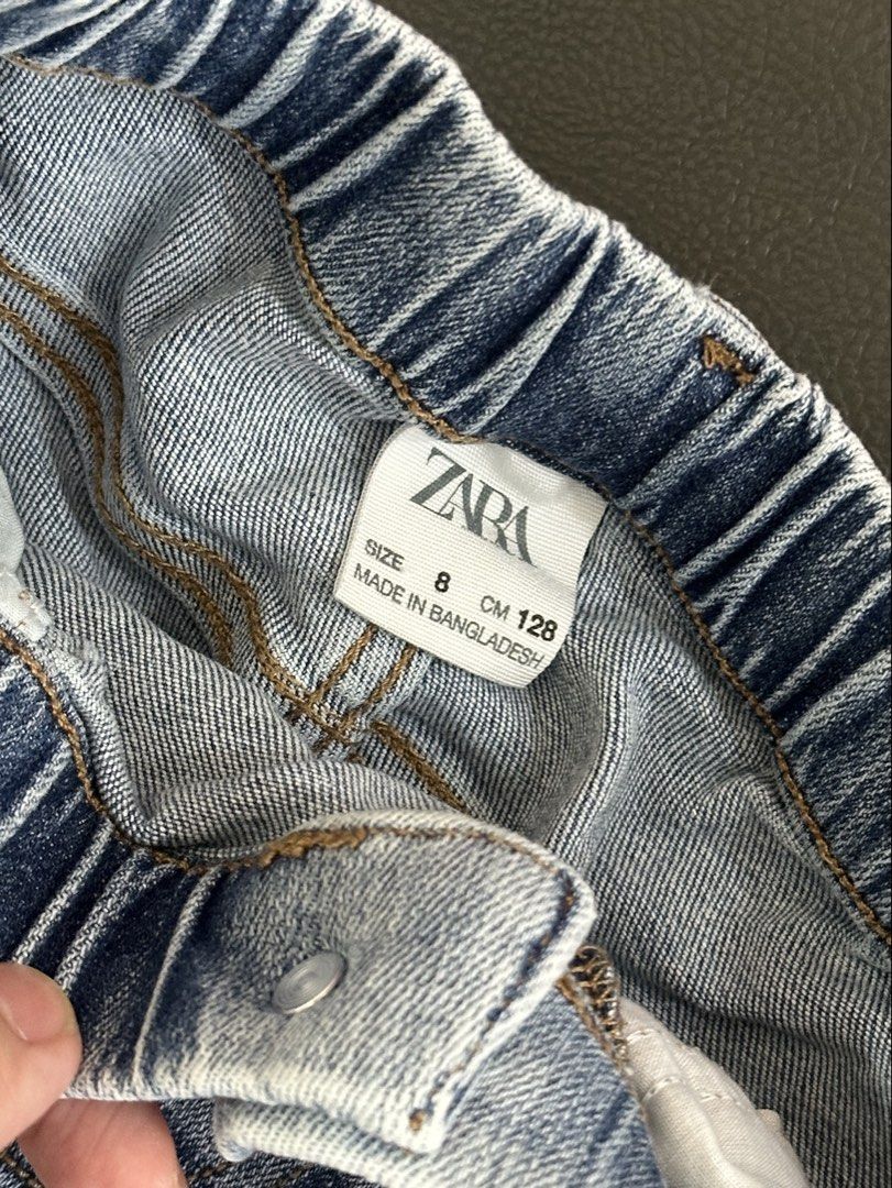 Zara Stretchable denim pants (Kids Size 8) (Category: Babies & Kids Fashion) located in Makati City. Submitted by popmart (Listing ID 1435052935, Image 2). Description: Zara Stretchable denim pants (Kids Size 8) Measurements when laid flat: Length - 28.5” Waist - 10.5”- 13” (stretchable).