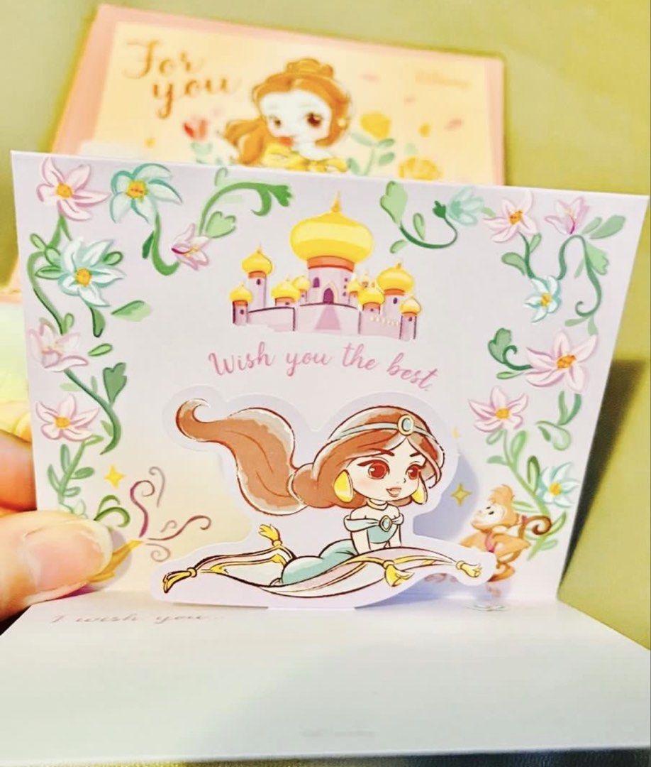 最後 1 張❣️現貨💖公主卡立體卡 💌👸正版 台灣 Q版迪士尼公主 小卡片 玻璃鞋公主 阿拉丁 茉莉 公主 JASMINE公主 立體卡 生日卡結婚 卡示愛卡 聖誕咭 母親節卡 生日咭 聖誕咭 祝福卡 感謝咭 心意卡 求婚 珍藏收藏 DISNEY PRINCESS CHRISTMAS GREETING WEDDING VALENTINES ANNIVERSARY CARD STATIONARY Disney Princess Pop-Up Greeting Cards （分類：郵票及印刷品）位於 Hong Kong。 由 swroom 提交（商品編號 1429989243，圖片 2）。簡介： 🚚 🎁 只限郵寄運送 🎁 ▫️▫️商品詳情▫️▫️ 💝 $55 張 ，全新未拆封 ❣️ 節日銷情迅速請早訂購售完即止❣️ 🛍更多最新禮品玩具 follow us ： carousell.com/swroom ▫️▫️購買付款詳情 ▫️▫️ 📥 請 INBOX PM下單購買須提供以下資