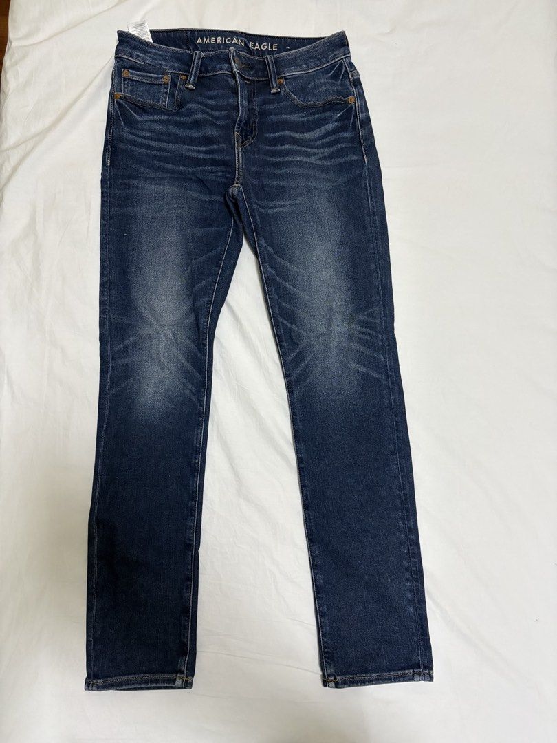 American Eagle Jeans - US 29x30 (Category: Jeans) located in Makati City. Submitted by jarled (Listing ID 1429954916, Image 1). Description: American Eagle skinny jeans in a dark blue wash. Features a classic five-pocket design. The size is US 29x30. Made with Airflex+ material. The jeans have a button and zipper closure. The back of the jeans has the American Eagle logo patch..