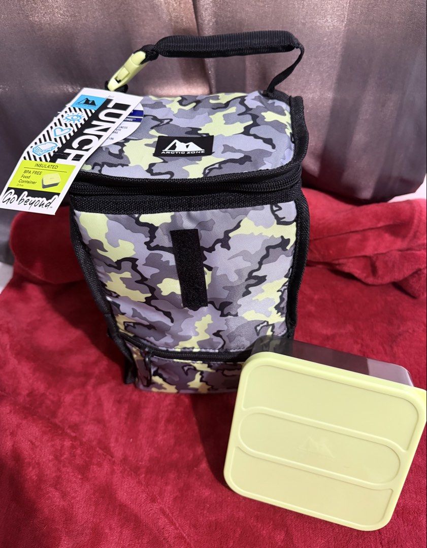 Arctic Zone Power Pack Lunch Pack with food container (Category: Food Organization & Storage) located in Marikina City. Submitted by s.cyrelle2202 (Listing ID 1429855782, Image 2). Description: Brand new from US, insulated lunch bag with food container for school or office use I have 2pcs available. P500 each or P900 for both.