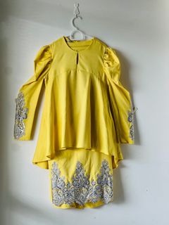 (Category: ) located in . Submitted by daflab.wardrobe (Listing ID 1429903703, Image 1). Description: .