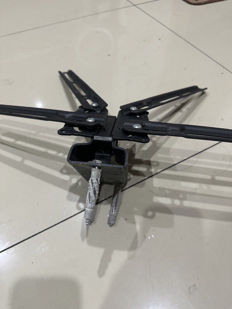 Barkan LED/LCD/PLASMA Wall Mount (Category: Other Home Appliances) located in Quezon City. Submitted by khaleesitargaryen_08 (Listing ID 1429919620, Image 2). Description: Barkan LED/LCD/PLASMA Wall Mount Original, Heavy Duty Max. TV Size 56 in. or 142 cm Max. Load: 66 lbs or 30 Kg.