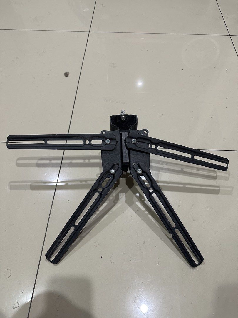 Barkan LED/LCD/PLASMA Wall Mount (Category: Other Home Appliances) located in Quezon City. Submitted by khaleesitargaryen_08 (Listing ID 1429919620, Image 1). Description: Barkan LED/LCD/PLASMA Wall Mount Original, Heavy Duty Max. TV Size 56 in. or 142 cm Max. Load: 66 lbs or 30 Kg.
