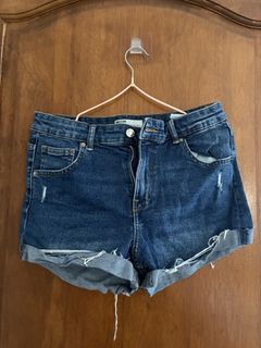 (Category: ) located in . Submitted by declutterwithme_27 (Listing ID 1429984684, Image 1). Description: .