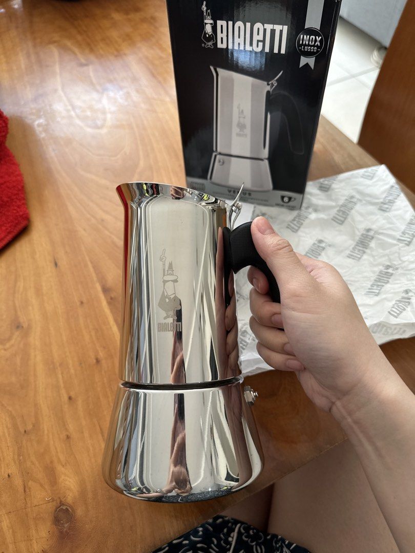 Bialetti Venus 6 Cup Espresso Maker (Category: Coffee Machines & Makers) located in Cebu City. Submitted by katepatt (Listing ID 1429862366, Image 3). Description: Used 5x ONLY Not to my preference, bought an espresso machine.