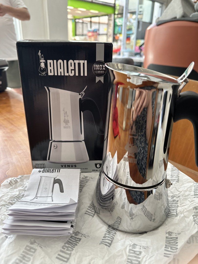 Bialetti Venus 6 Cup Espresso Maker (Category: Coffee Machines & Makers) located in Cebu City. Submitted by katepatt (Listing ID 1429862366, Image 2). Description: Used 5x ONLY Not to my preference, bought an espresso machine.