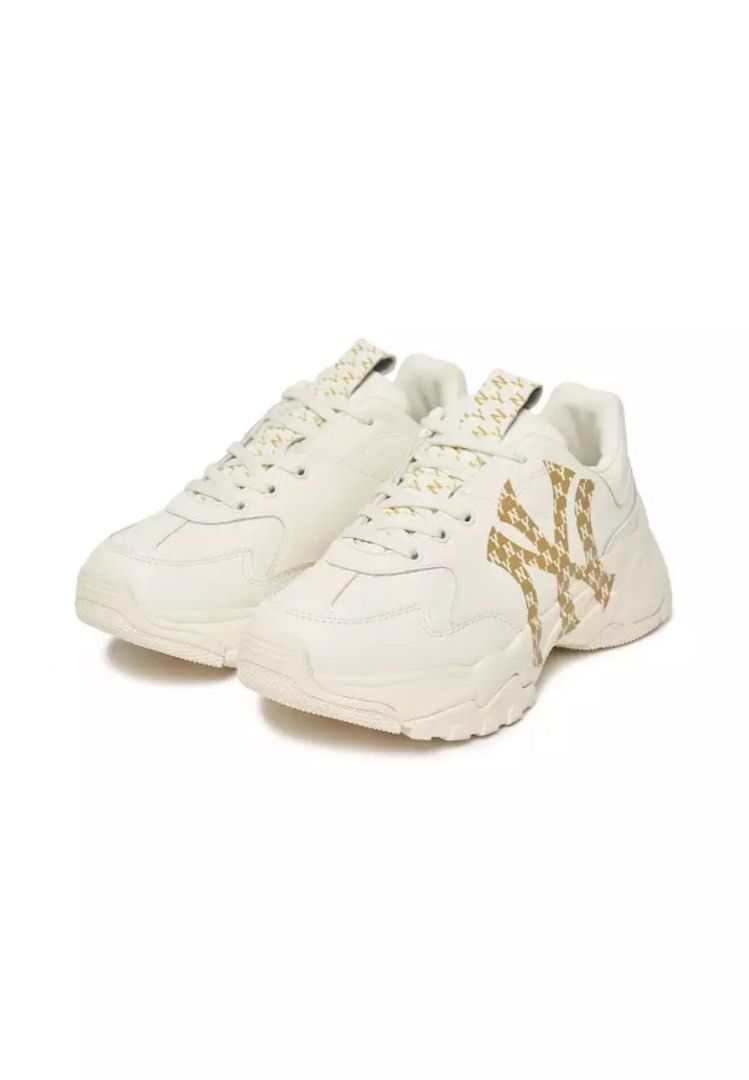BIGBALL CHUNKY MONO LT NEW YORK YANKEES (Category: Sneakers) located in Muntinlupa City. Submitted by dims.06 (Listing ID 1429890521, Image 1). Description: selling my MLB YANKEES SHOES that well used and still looks good as new pa and no damage or scratch. .