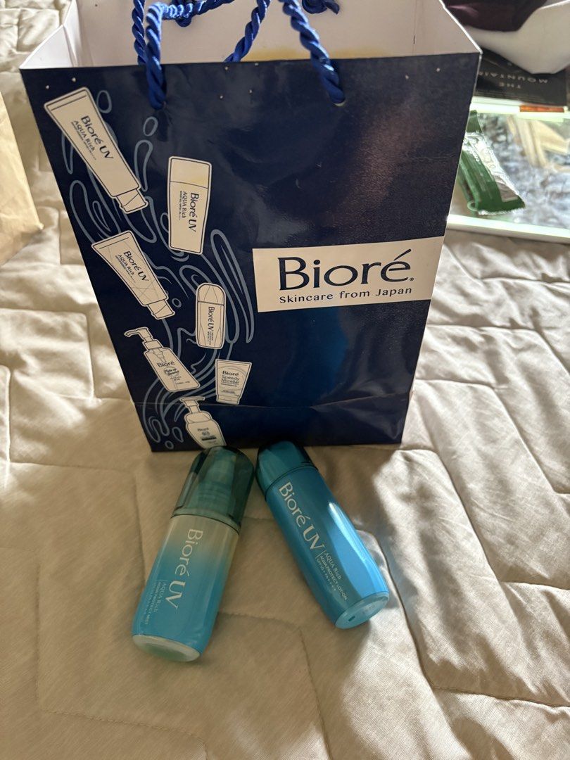 Bioré UV Aqua Rich Sunscreen (Category: Face Care) located in Manila. Submitted by anamazingg (Listing ID 1429998000, Image 1). Description: Biore Sunscreen Japan’s #1 Sunscreen Buy 1 take 1 na paper bag included = 700 pesos!! **i have pa from pasalubong decluttering .