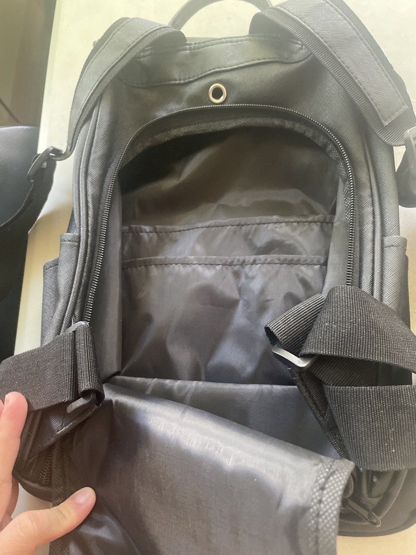 Black Backpack with Multiple Compartments (Category: Backpacks) located in Tuguegarao City. Submitted by tobybailey (Listing ID 1429916499, Image 2). Description: .