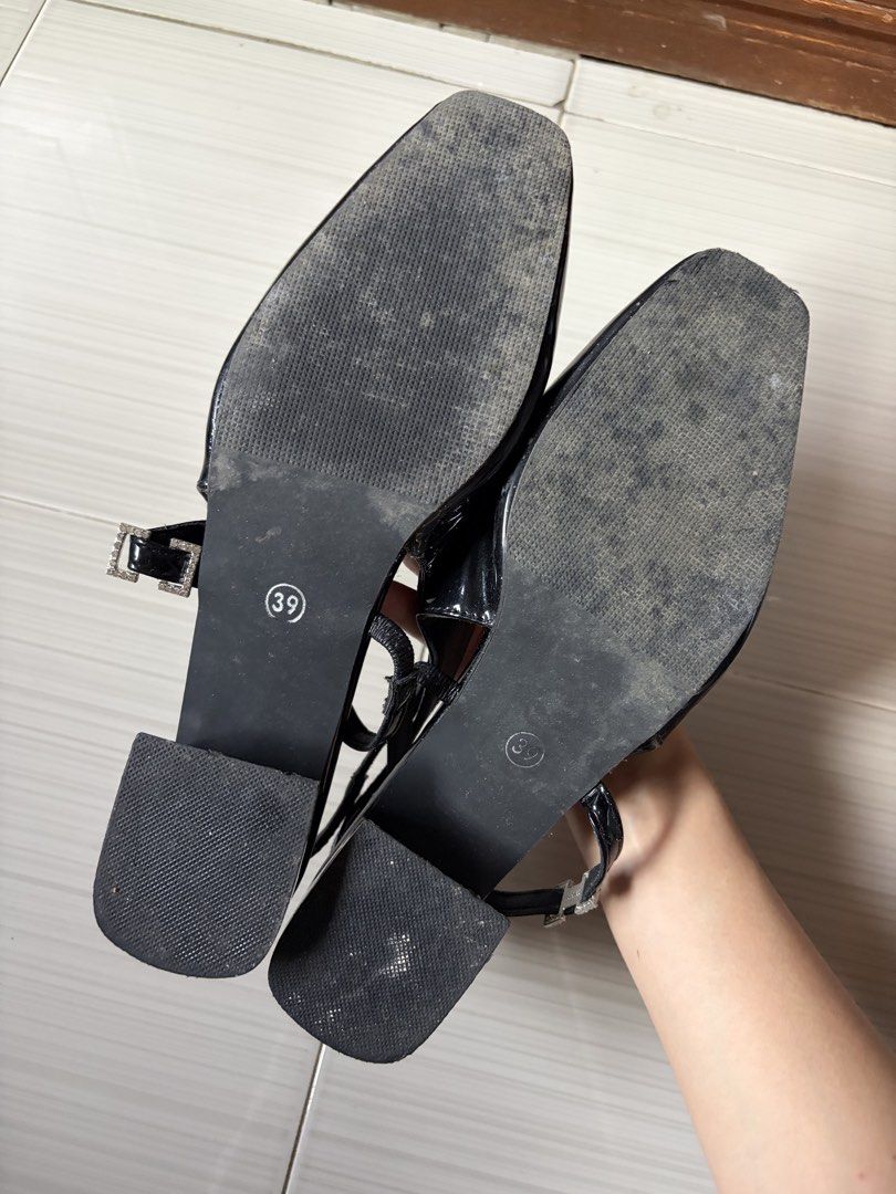 black zara inspired heels (Category: Heels) located in Cainta. Submitted by comethruuu (Listing ID 1429902562, Image 3). Description: used a couple of times doesnt come with a box bought from the 🍊app size 39 ! fits size US8 no flaws, has signs of usage lang :).