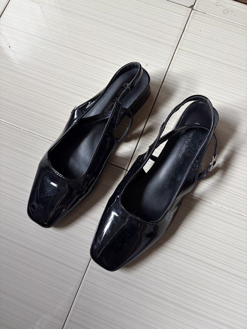 black zara inspired heels (Category: Heels) located in Cainta. Submitted by comethruuu (Listing ID 1429902562, Image 2). Description: used a couple of times doesnt come with a box bought from the 🍊app size 39 ! fits size US8 no flaws, has signs of usage lang :).