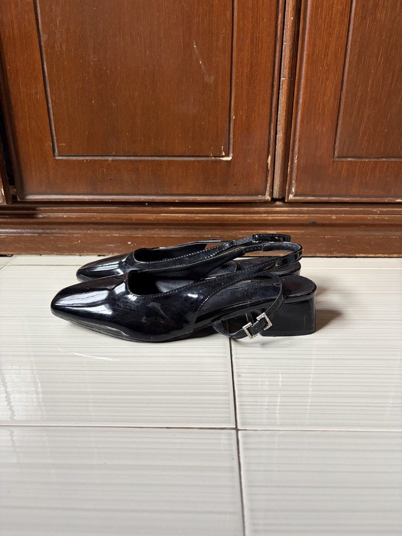 black zara inspired heels (Category: Heels) located in Cainta. Submitted by comethruuu (Listing ID 1429902562, Image 1). Description: used a couple of times doesnt come with a box bought from the 🍊app size 39 ! fits size US8 no flaws, has signs of usage lang :).