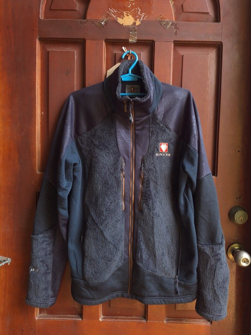 BlackYak Polartec Himalayan Extreme (Category: Coats, Jackets and Outerwear) located in Kidapawan. Submitted by mikazzled (Listing ID 1429896610, Image 1). Description: BlackYak Polartec Himalayan Extreme Size: L Dimes: L-28in W-22in No Issue Need wash only Condition: 9.5/10 Color: 10/10 • Polartec Fabric • YKK ZIPPERS • HIMALAYAN EXTREME EDITION 380+SF MOP: GCASH.