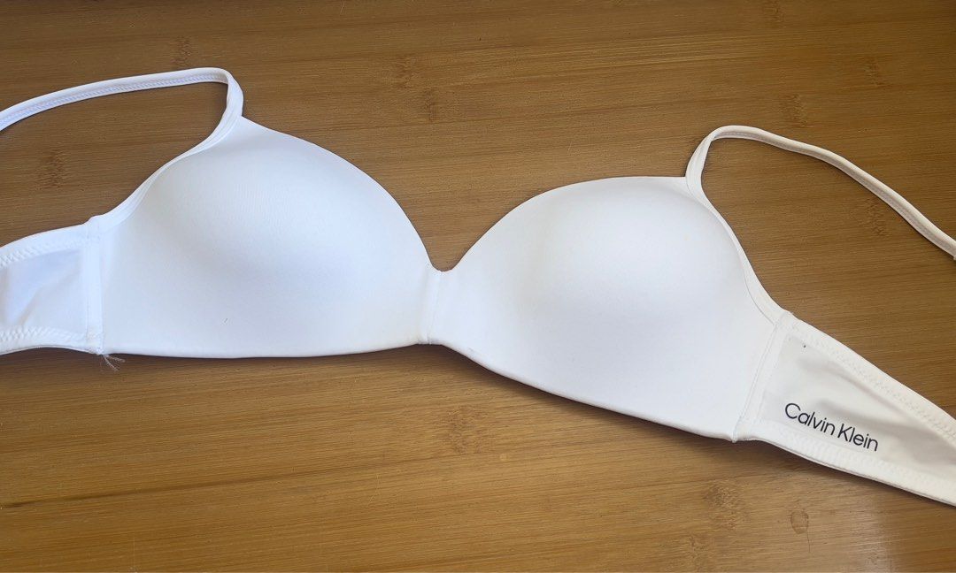 Calvin Klein White Bra 36A (Category: Undergarments & Loungewear) located in Marikina City. Submitted by declutter.marikina (Listing ID 1429911839, Image 1). Description: bought in us. see more pics for the minor flaws and stains.