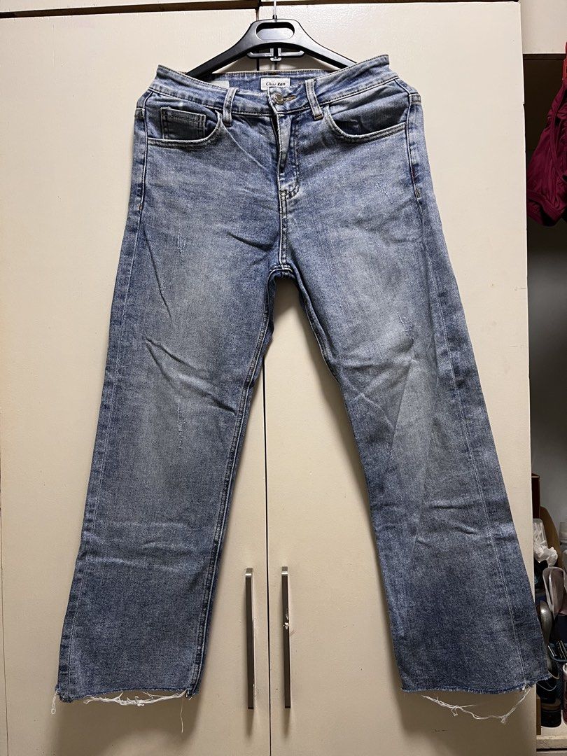 Wide Straight Cut Leg Jeans (Category: Jeans) located in Taguig. Submitted by _billnai (Listing ID 1429878719, Image 1). Description: size: small to medium .