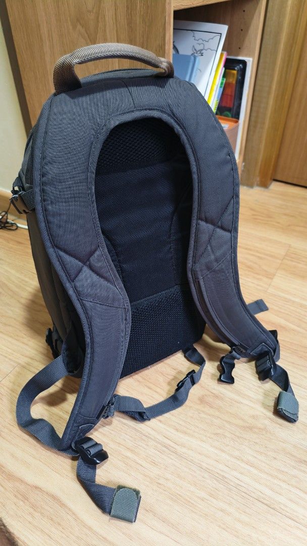 Case Logic Camera Backpack (Category: Camera Bags & Carriers) located in Singapore. Submitted by coolbread84 (Listing ID 1429854714, Image 2). Description: Features padded compartments for camera gear and accessories. Comfortable back support and adjustable straps. Perfect for photographers on the go. Zippers and straps are all in good working order..