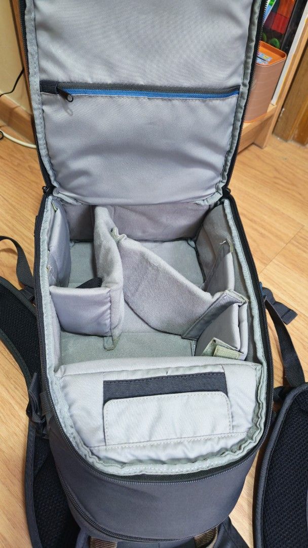 Case Logic Camera Backpack (Category: Camera Bags & Carriers) located in Singapore. Submitted by coolbread84 (Listing ID 1429854714, Image 3). Description: Features padded compartments for camera gear and accessories. Comfortable back support and adjustable straps. Perfect for photographers on the go. Zippers and straps are all in good working order..