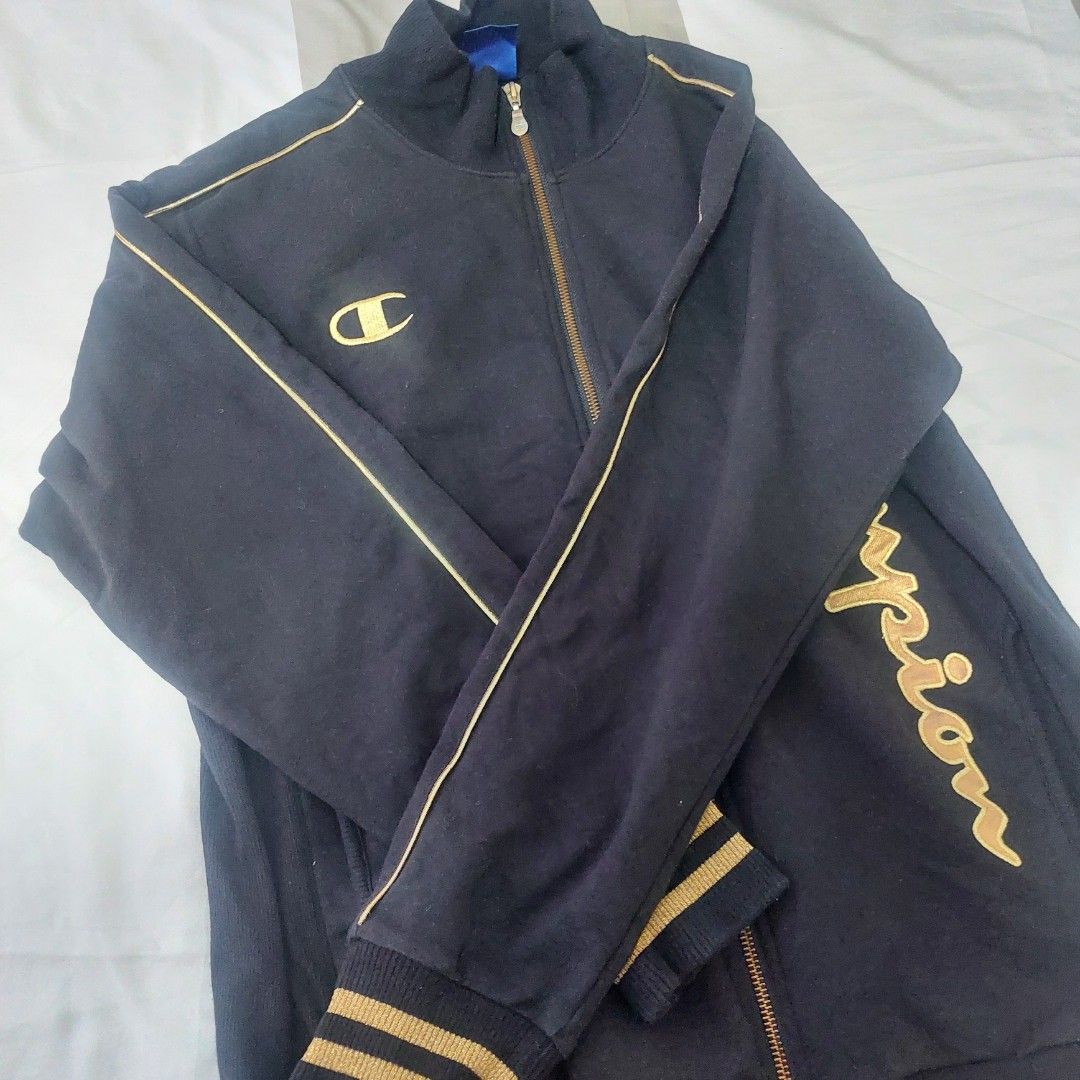 Champion Jacket (Category: Coats, Jackets and Outerwear) located in Antipolo. Submitted by uncovidspace (Listing ID 1429880139, Image 2). Description: Fits medium to large .