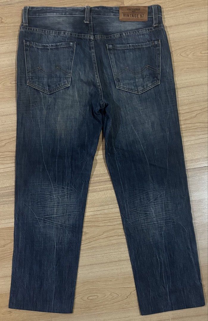 Chevignon Vintage 57 Denim 🔥 (Category: Jeans) located in Hermosa. Submitted by breestyle (Listing ID 1429953579, Image 2). Description: • Size: W33 L37 • Condition: 8/10 • 100% cotton • Nice fade + distressed details Cropped/raw hem style (clean cut) Perfect for streetwear fits 💰 ₱649 (negotiable) 📍 Bataan 🚚 Shipping available PM for measurements 👍.
