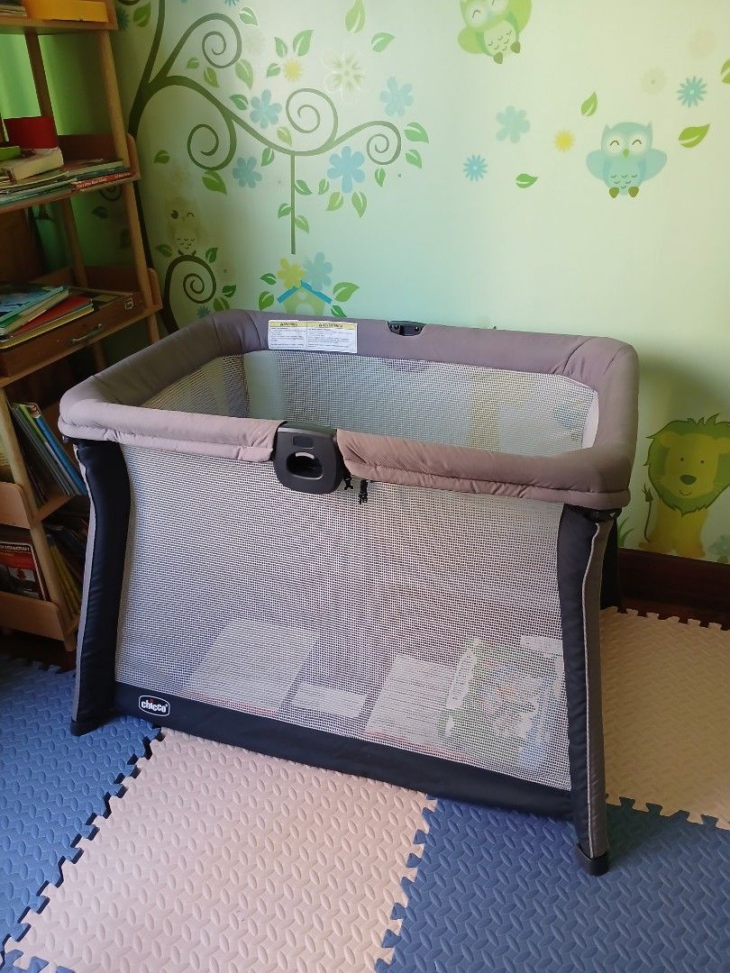 Chicco FastAsleep Portable Crib (Category: Cots & Cribs) located in Manila. Submitted by jacquelinelimcheng1982.jc (Listing ID 1429887855, Image 2). Description: chicco crib original.