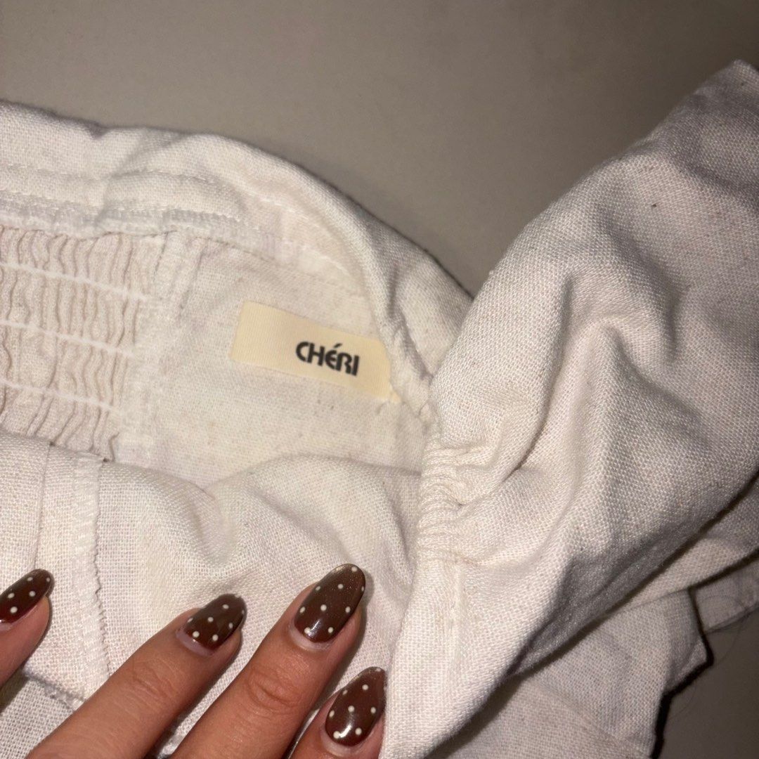 Chéri Linen Off Shoulder Top (Category: Blouses) located in Manila. Submitted by matchacoded (Listing ID 1429978151, Image 3). Description: - Free size but fits small - A vietnam pasabuy, used once (From the brand cheri) - Rfs: Not my style .