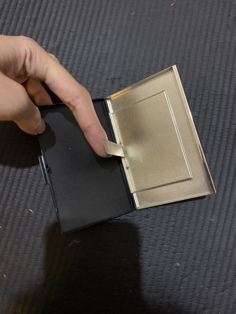 Cigarettes/ Card holder (Category: Wallets & Card Holders) located in Manila. Submitted by konniiishiwa (Listing ID 1429969819, Image 3). Description: .