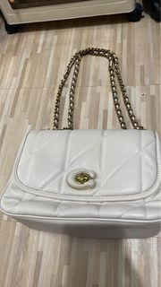 (Category: ) located in . Submitted by glads_closet (Listing ID 1429960939, Image 1). Description: .