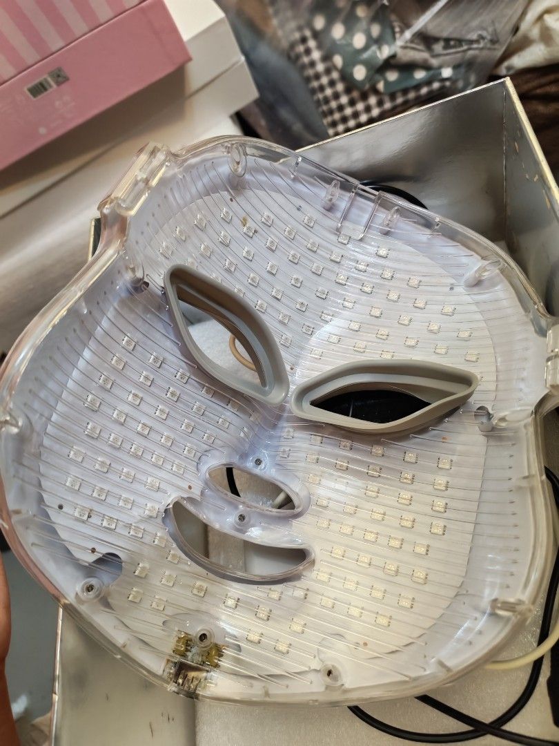 Colorful LED Face Mask (Category: Face Care) located in Lipa City. Submitted by laurylizziehearts (Listing ID 1429981541, Image 3). Description: Colorful LED Beauty Mask inclusions: - mask - white wire -black wire and saksakan rfs: nakatambak lang working and in good condition. since di sya gaano nagagamit it's still as good as new has 7 diff colors pm me for more details MOP: Gcash MOD: Jnt.