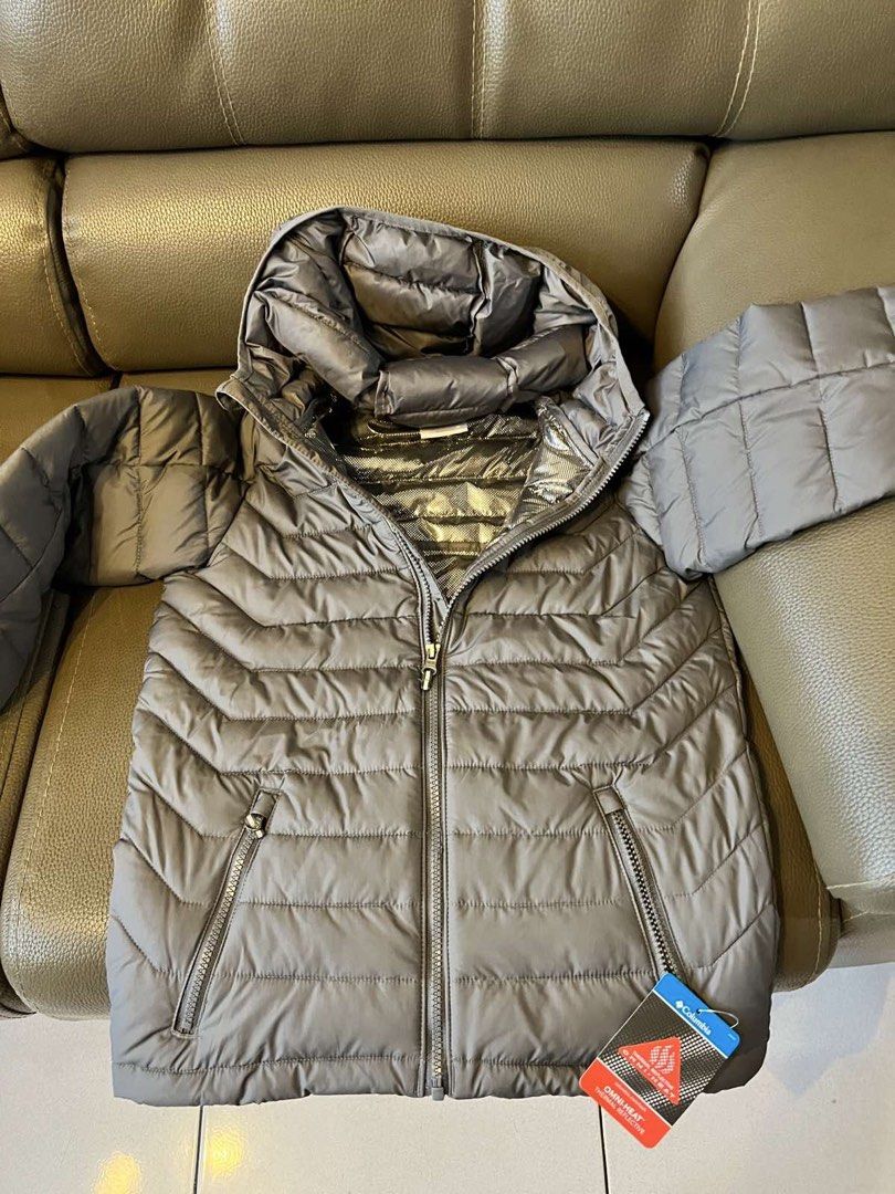 Columbia Hooded Puffer Jacket - M for teens (Category: Coats, Jackets and Outerwear) located in Makati City. Submitted by denisehh (Listing ID 1429861853, Image 1). Description: Bnwt Bought in the US but doesnt fit Ideal for winter 4000 each.