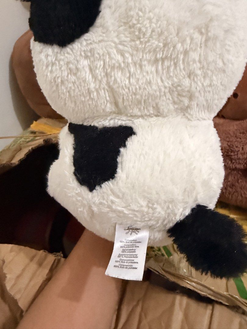 Cow Plush Toy (Category: Plushies & Soft Toys) located in Quezon City. Submitted by cookiecreammm (Listing ID 1430016256, Image 2). Description: .