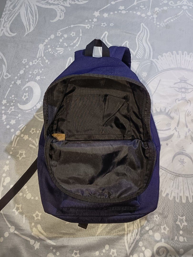 Dickies Backpack - Navy Blue (Category: Backpacks) located in San Antonio. Submitted by dailyhustle_stwr (Listing ID 1429977077, Image 3). Description: DICKIES BAG NAVY BLUE SINGLE PATCH LENGTH 21 WIDTH 17 NO ISSUE GOOD AS NEW COLORATE 10/10 SARIWA PA .