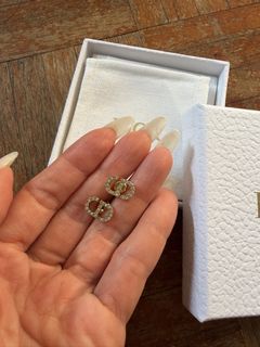 (Category: ) located in . Submitted by shoppingqueennn (Listing ID 1429924899, Image 1). Description: .
