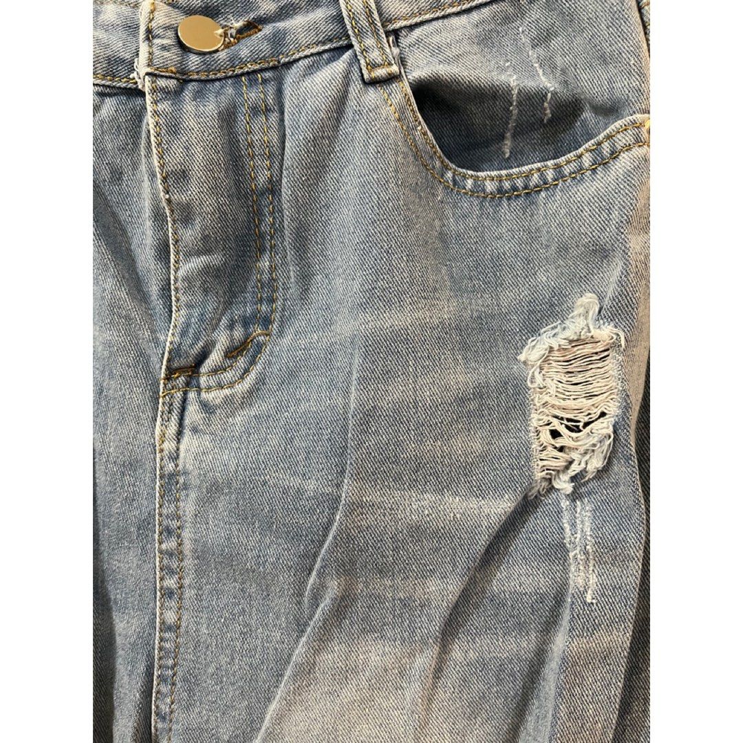 Distressed Light Jeans (Category: Jeans) located in Pasig City. Submitted by declutteringsaleitems (Listing ID 1429995169, Image 2). Description: Fits size 31 to 32 Used once Lalamove or grab c/o buyer Pasig location.