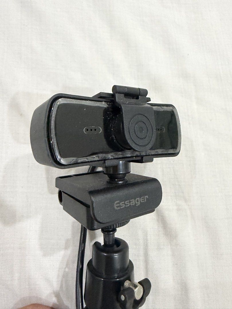 Essager 1080P Webcam with Tripod (Category: Webcams) located in Lipa City. Submitted by michellesclosetph (Listing ID 1430025501, Image 3). Description: Used for few times only for my kid’s online class way back In excellent condition No box.