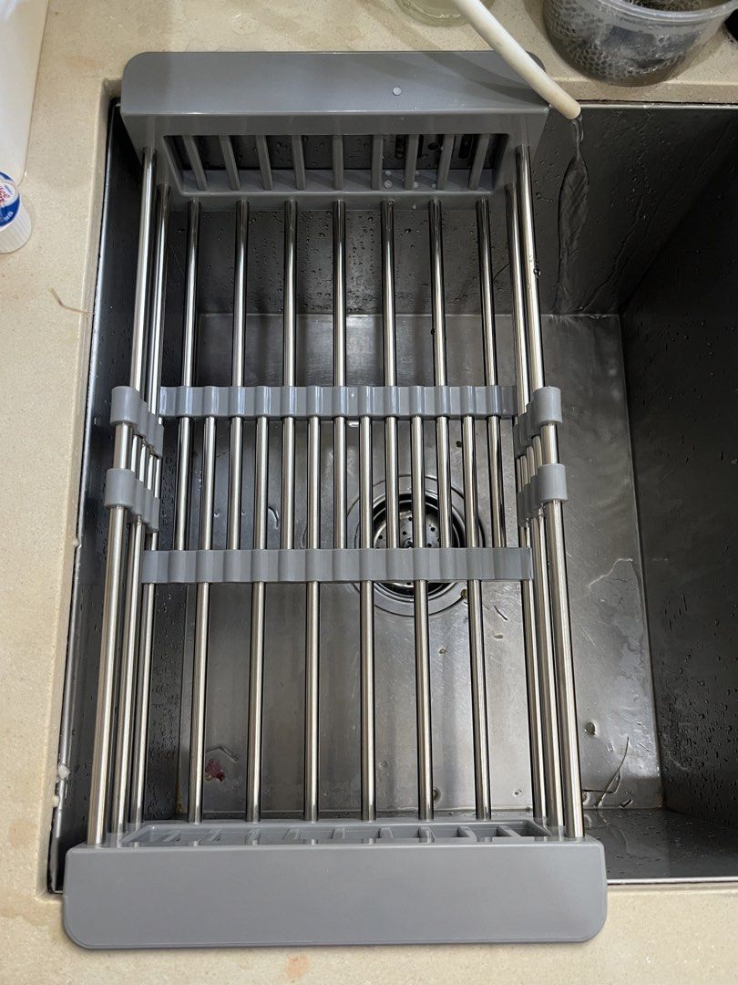 Expandable Stainless Steel Dish Rack (Category: Other Kitchenware & Tableware) located in Quezon City. Submitted by hazpreloved (Listing ID 1429969318, Image 1). Description: Very useful for drying dishes with limited space Extendable, so it fits any sink .