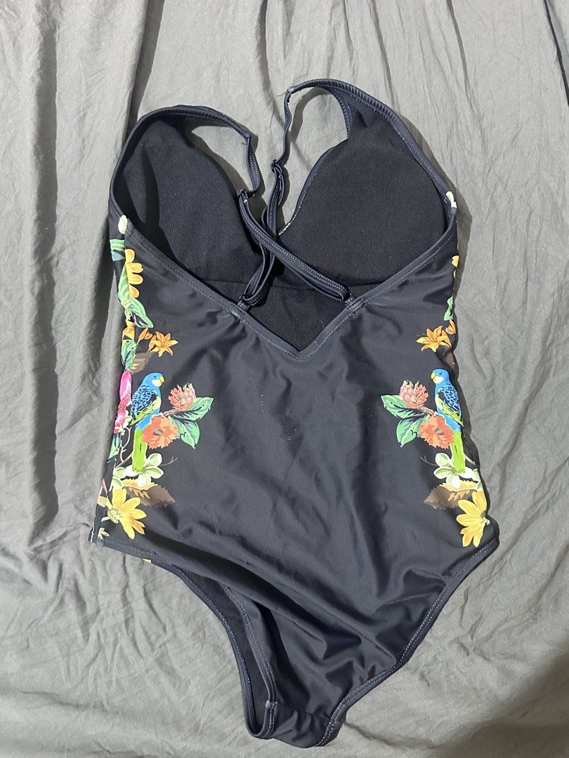 Floral Print One-Piece Swimsuit (Category: Bikinis & Swimsuits) located in Taytay. Submitted by declutter_random (Listing ID 1429850718, Image 2). Description: .