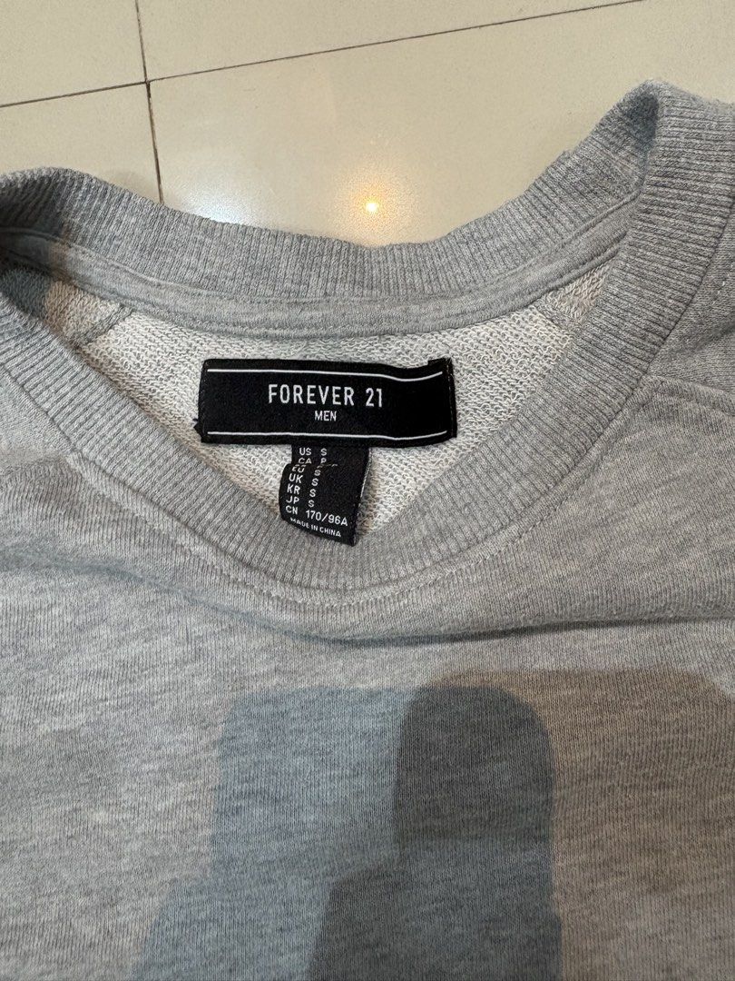Forever 21 Men Sweatshirt with Red Stripes (Category: Coats, Jackets and Outerwear) located in Lipa City. Submitted by thriftopia_sj (Listing ID 1429943173, Image 2). Description: Dimes 18.5x24.5 .