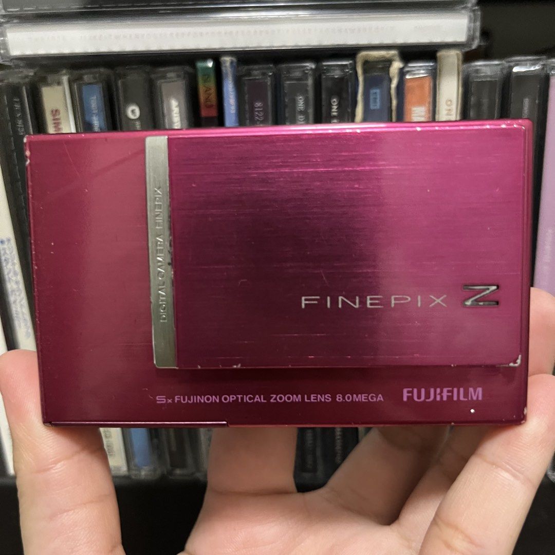 Fujifilm FinePix Z Digital Camera (Category: Cameras) located in Angeles City. Submitted by pheeebees (Listing ID 1429962056, Image 2). Description: with issue: - black screen or with pink lines (see pic #7) so, need ihard press ang slide cover niya para makapag take ng picture nang maayos (see pic #4) - 5 minutes lang tinatagal ng battery kahit “full charge” sa screen. matic magiindicate na lowbat after 5 mins. need yata mapalitan ang batt see p