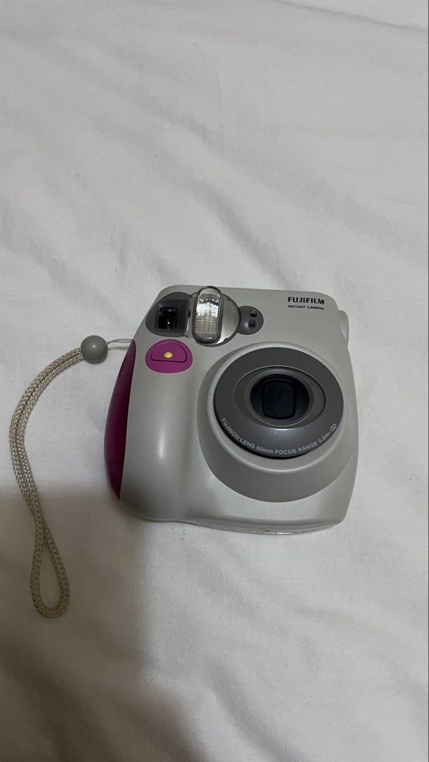 Fujifilm Instax Mini 7S Instant Camera (Category: Cameras) located in Manila. Submitted by chocomusette8 (Listing ID 1429964197, Image 1). Description: Instax camera.