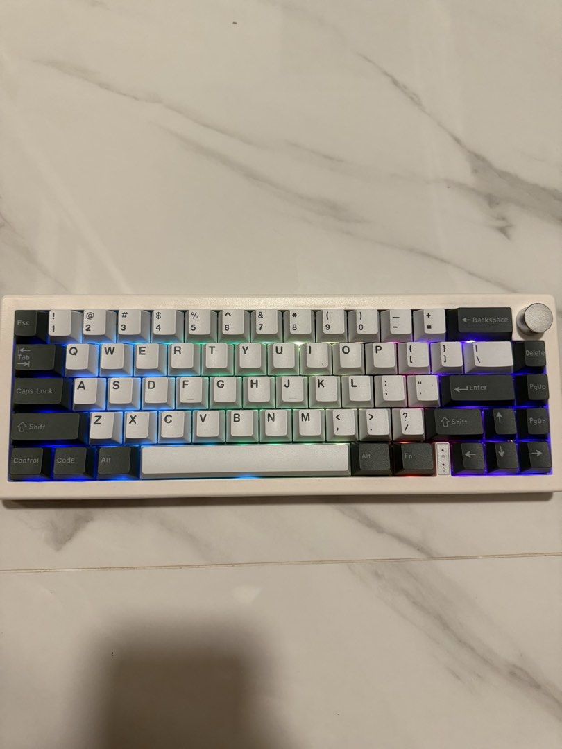 GMK67 Custom Mechanical Keyboard445936290780958720