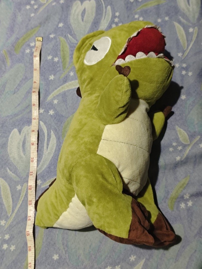 Green Dinosaur Stuffed Toy/Plushie Hand Puppet (Category: Plushies & Soft Toys) located in Paranaque City. Submitted by Dustybun (Listing ID 1429906862, Image 1). Description: 14-15 inches needs wash mod: lbc/sdd (lalamove/grab) mop: gcash loc: parañaque.