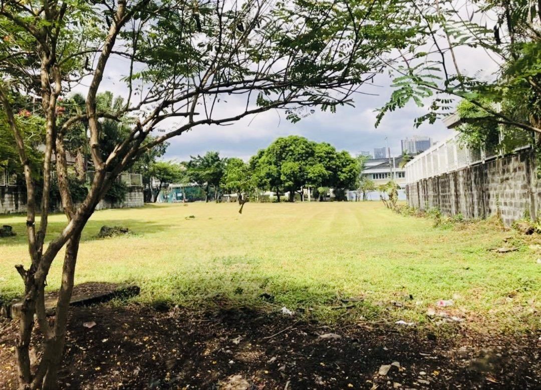 Greenmeadows VACANT LOT (Category: Lot) located in Taguig. Submitted by brokerhanstaneo_09178038728 (Listing ID 1378735218, Image 1). Description: Greenmeadows Vacant Lot Lot size: 862 sqm Not perimter .