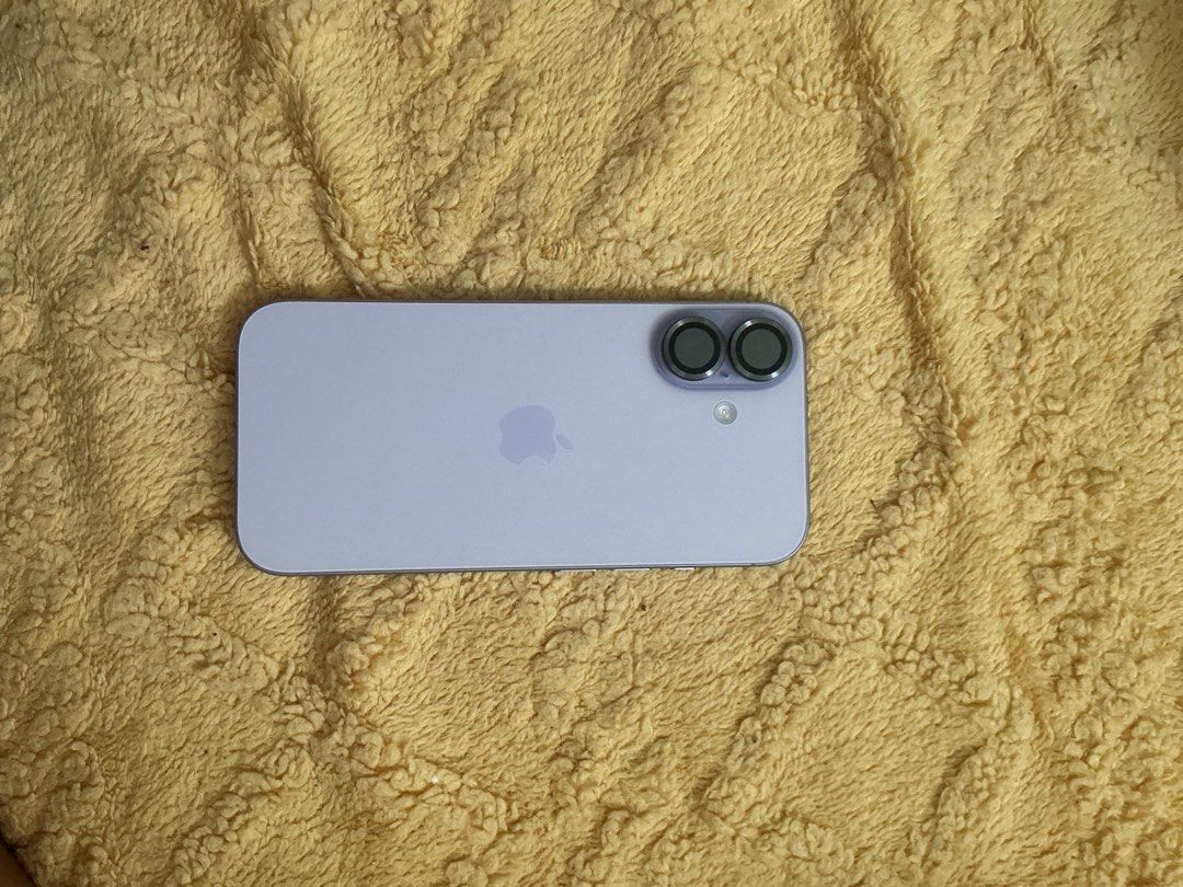 Iphone 17 Lavender 256GB (Category: iPhone 17 Series) located in Taguig. Submitted by sowpiyuuuh (Listing ID 1429871792, Image 1). Description: iPhone 17 (256GB) – Lavender • Purchased from Power Mac Center (December 2025) - SM Bicutan • Under warranty until December 2026 • 4 months used • 100% smooth / no issues • NTC approved • No dents or scratches (like new) 98% battery health 132 Cycle count as of April 3, 2026. Inclusions: • Complete box • 