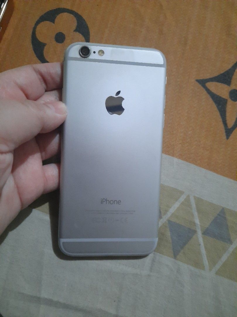 iphone 6 (Category: iPhone 6 Series) located in Pasig City. Submitted by Tinker_Yey (Listing ID 1429877348, Image 1). Description: - needs battery replace - nkatambak lng po eto - buy at ur own risk - dead batt n - no box - no charger - lumobo n bttery (No RETURN NO EXCHANGE).