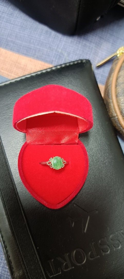 Jade Ring with Silver Band (Category: Rings) located in Antipolo. Submitted by missel28 (Listing ID 1429951071, Image 1). Description: silver ring from Japan, 1.8grams, size 6, kasama na lagayan..may markings sya 18k pero silver lang sya....