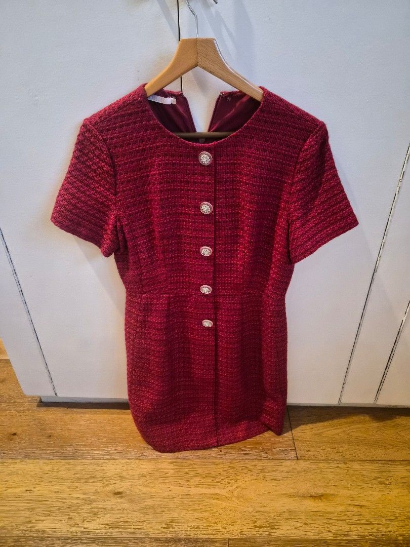 Jessica red dress (Category: Dresses) located in Makati City. Submitted by lishadc (Listing ID 1429842627, Image 1). Description: used once fits small to medium from rustans material is wool no stains 📍makati.