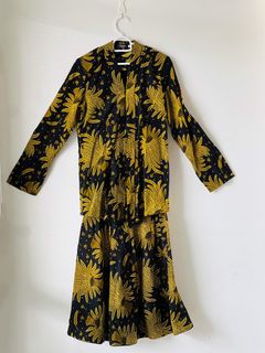 (Category: ) located in . Submitted by daflab.wardrobe (Listing ID 1429902297, Image 1). Description: .